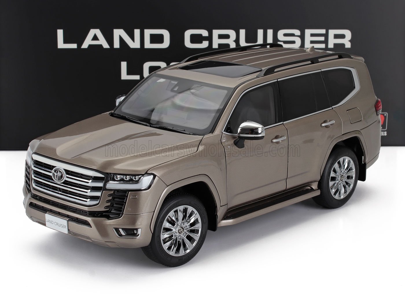 Toyota Land Cruiser 300-ZX 2024 Gold Metallic LCD Models 1:18 | Vroomi