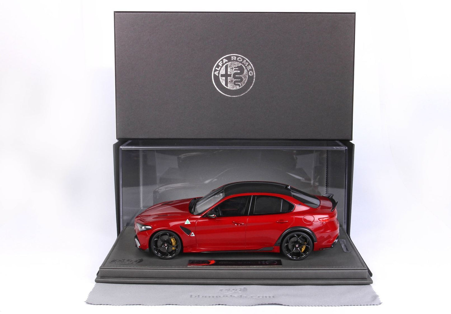 ALFA ROMEO GIULIA GTA ROSSO GTA BRAKES GOLD - Vroomi