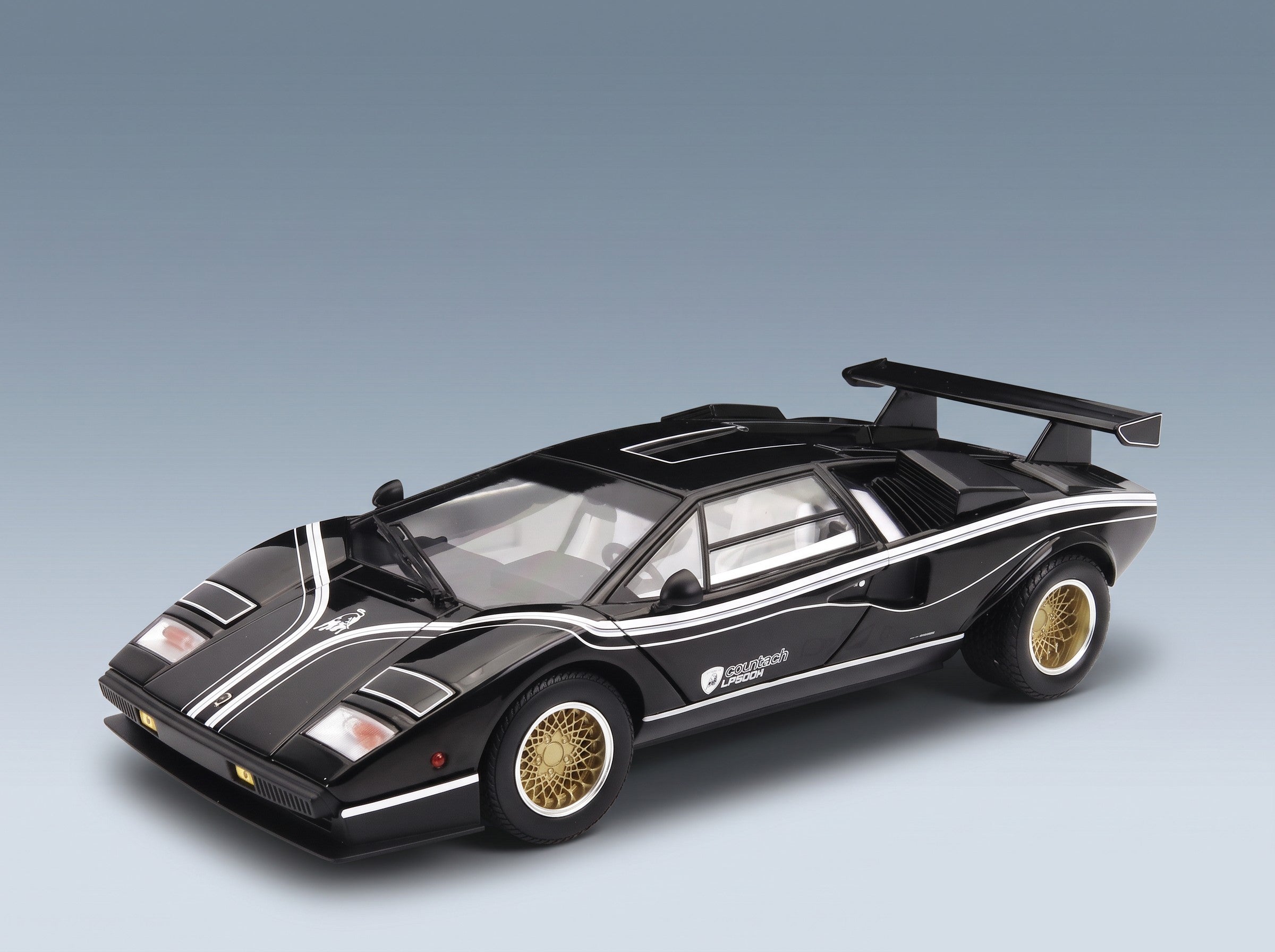 Countach LP500 R Quattrovalvole 1982 scale model 1:18