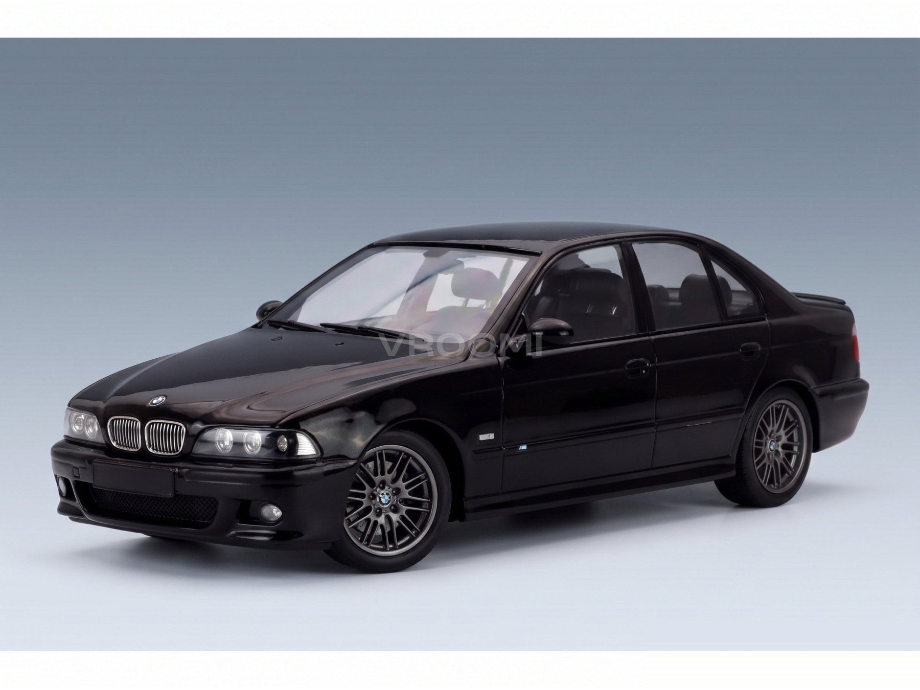 BMW M5 E39 1998 Black KK Scale 1:18 | Vroomi