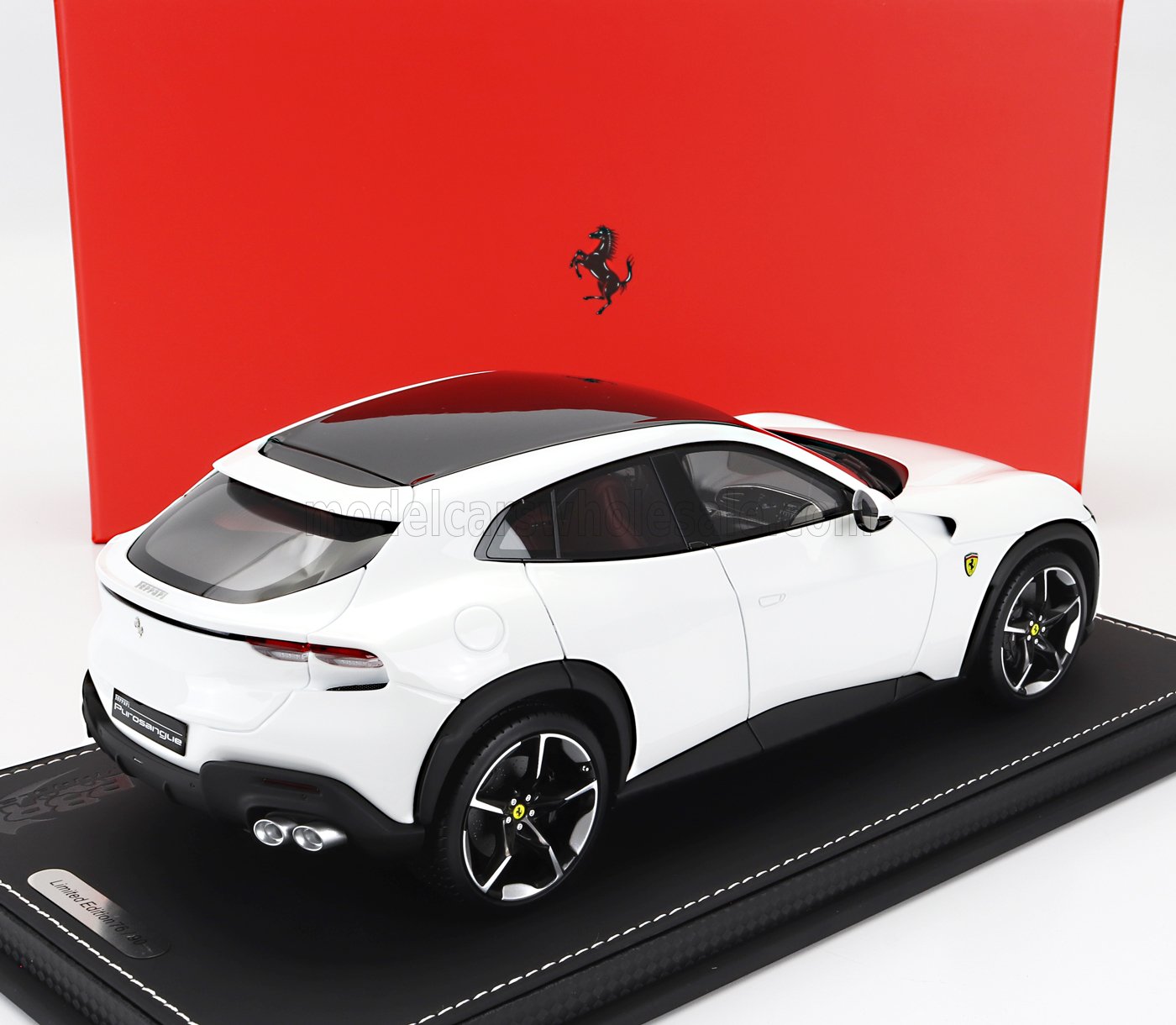 FERRARI | PUROSANGUE SUV 2022 - CON VETRINA - CON ESCAPARATE