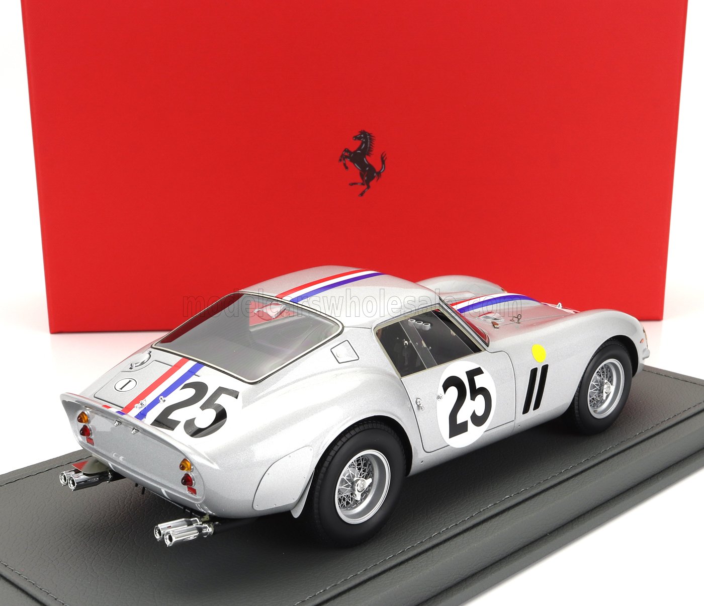 FERRARI | 250 GTO 3.0L V12 COUPE TEAM ECURIE FRANCORCHAMPS N 25 4ª 24h LE MANS 1963 LEON DERNIER ELDE - PIERRE DUMAY - CON VETRINA - CON EXPOSICION