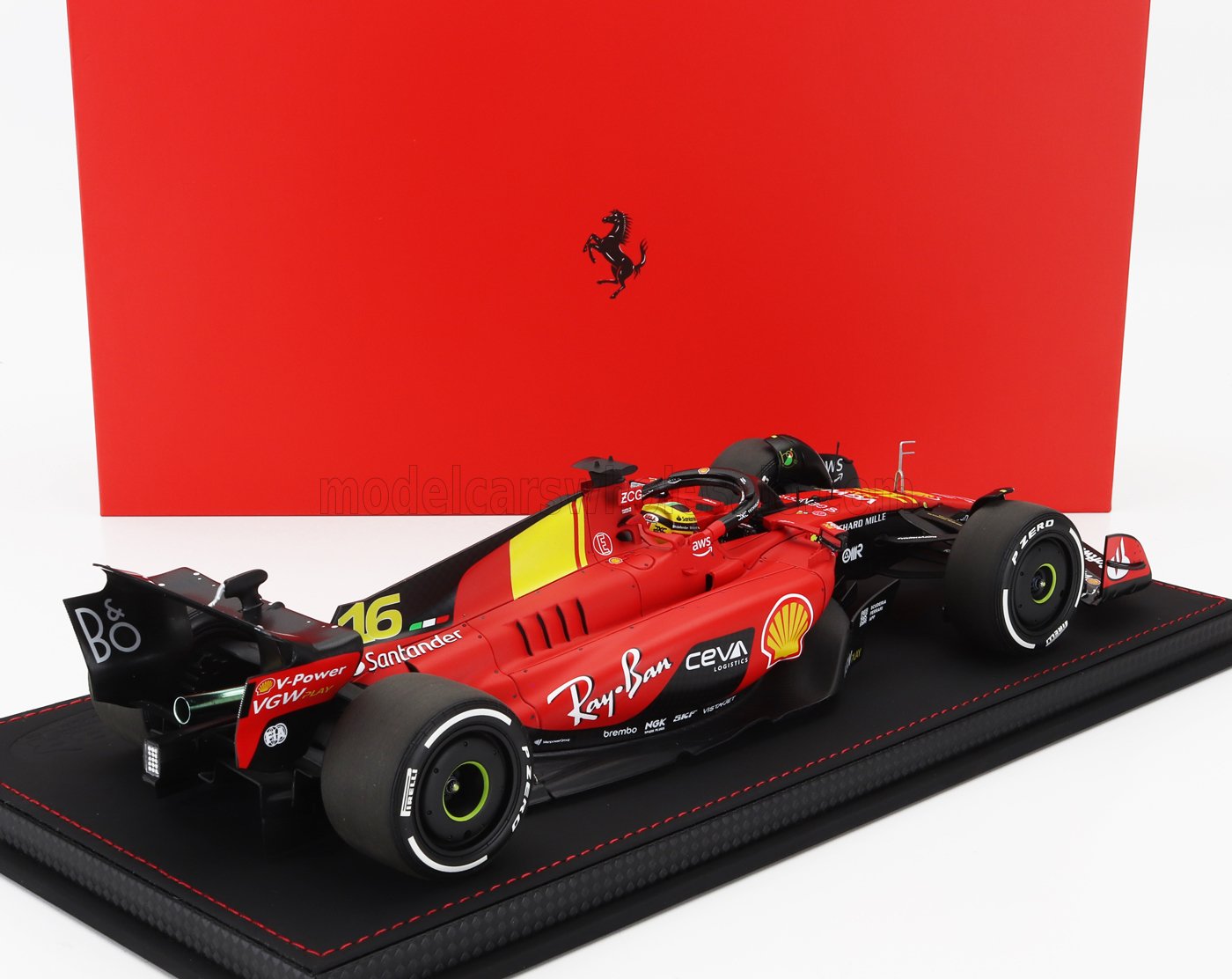 FERRARI | F1 SF-23 TEAM SCUDERIA FERRARI N 16 4º MONZA ITALIA GP 2023 CHARLES LECLERC - CON VETRINA - CON MOSTRADOR