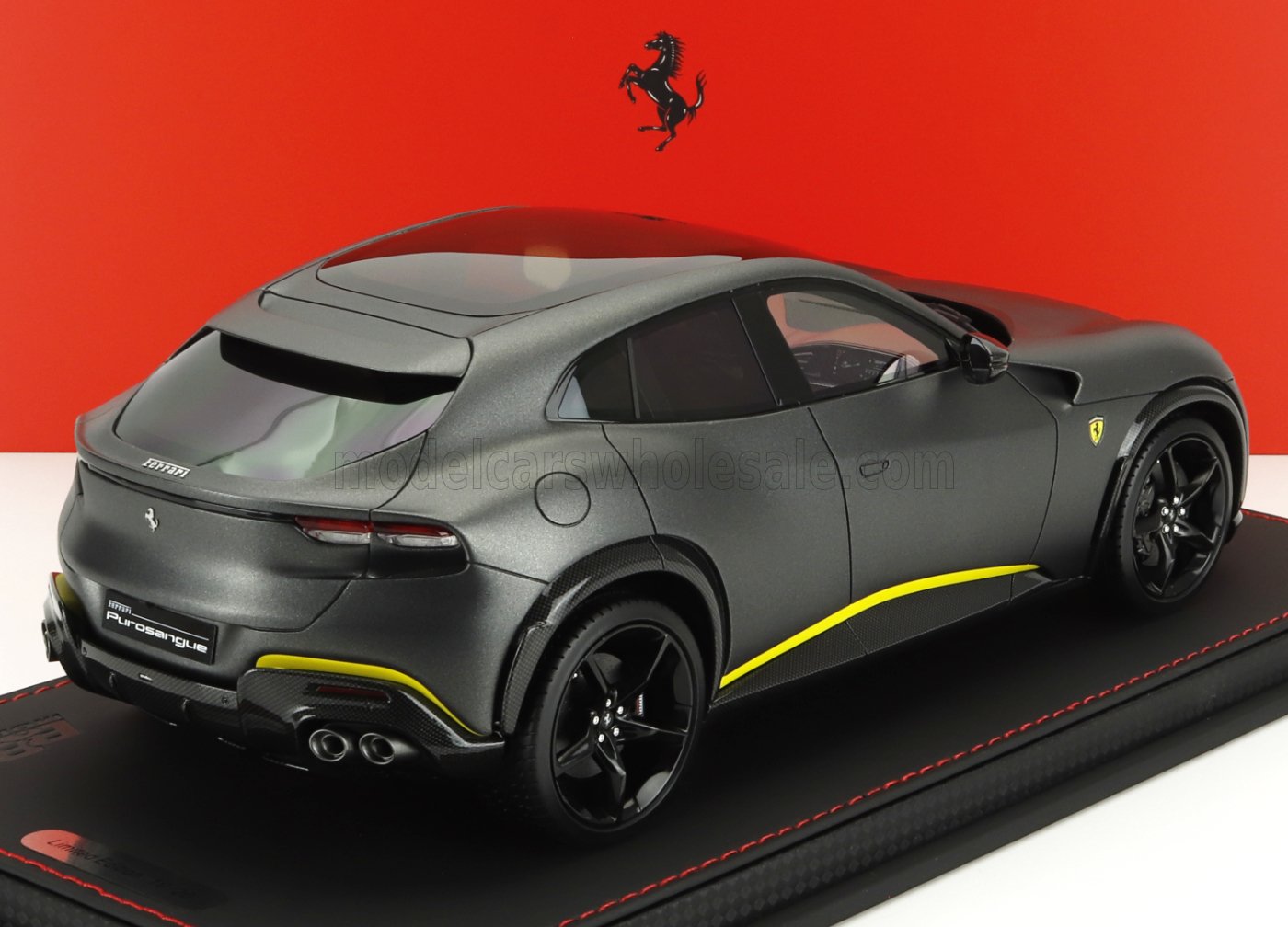 FERRARI | PUROSANGUE SUV TECHO PANORÁMICO 2022 - CON VETRINA - CON VITRINA