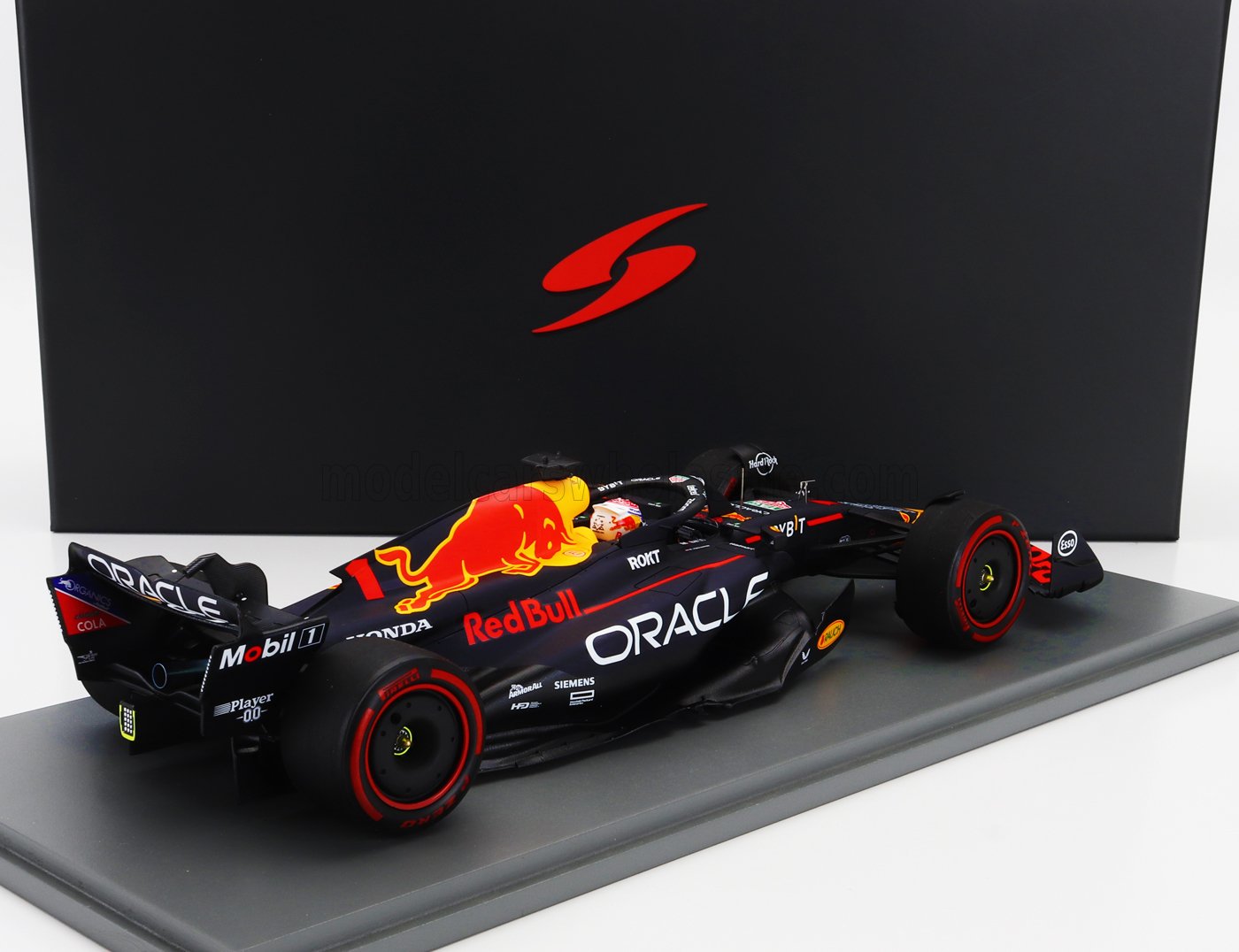 RED BULL | F1 RB19 TEAM ORACLE RED BULL RACING CHAMPION DU MONDE N 1 (40ème VICTOIRE EN CARRIERE) VAINQUEUR GP D'ESPAGNE 2023 MAX VERSTAPPEN