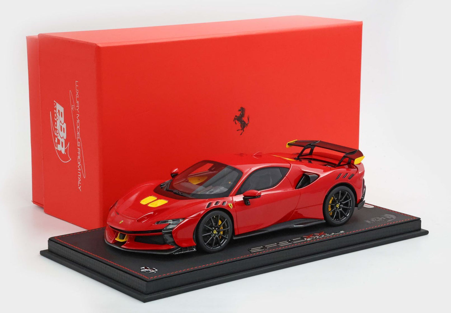 FERRARI SF90 XX STRADALE ROSSO CORSA CERCHI IN CARBONIO - Vroomi