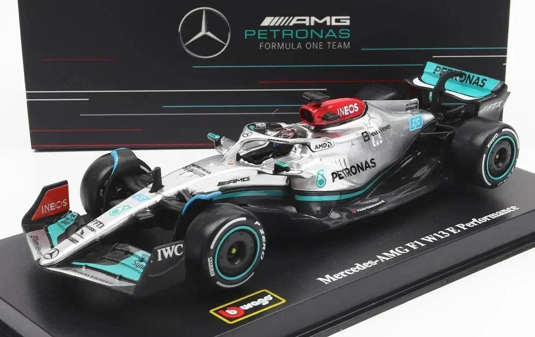 Modellauto Mercedes-AMG F1 W13 E Performance, Sammler-Replik erhältlich im Vroomi-Shop.