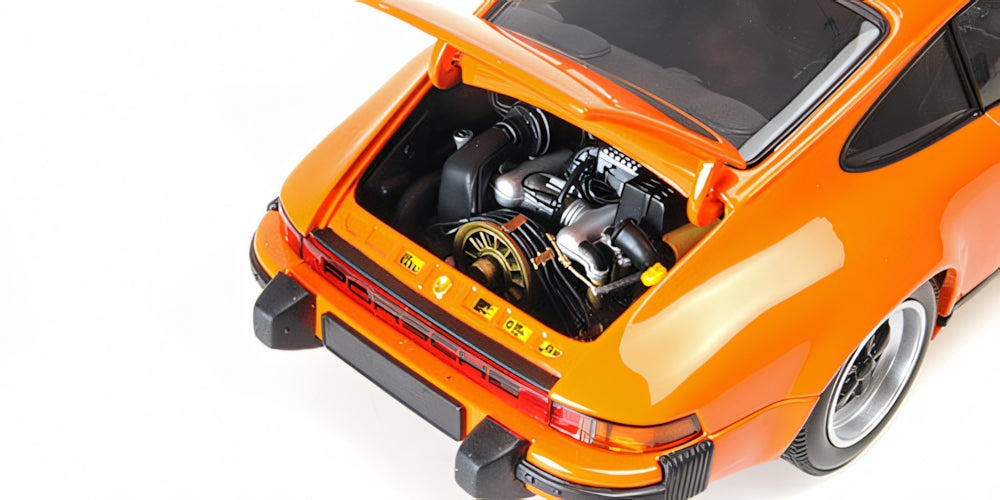PORSCHE 911 CARRERA COUPE 3.2 ORANGE 1983