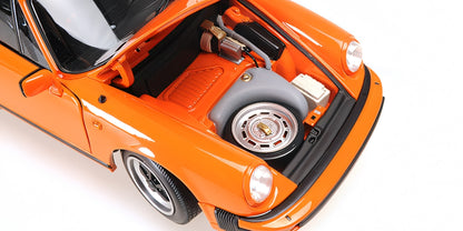 PORSCHE 911 CARRERA COUPE 3.2 ORANGE 1983