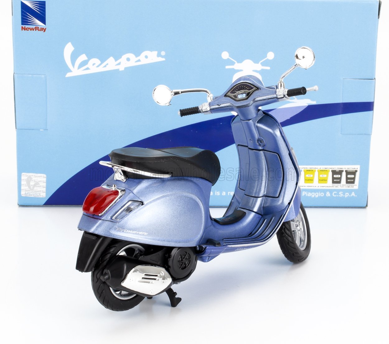 PIAGGIO - VESPA PRIMAVERA 2013 - LICHTBLAUW METALLIC - Vroomi
