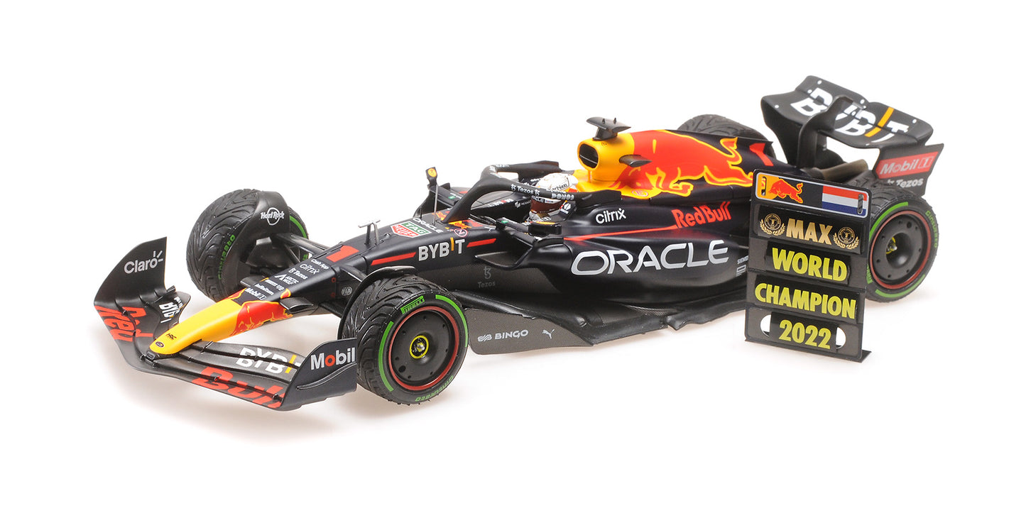 RED BULL RACING RB18 MAX VERSTAPPEN WINNER JAPANESE GP PITBOARD WORLD CHAMPION 2022