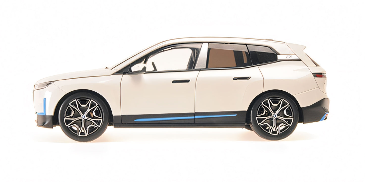 BMW iX WHITE METALLIC 2022
