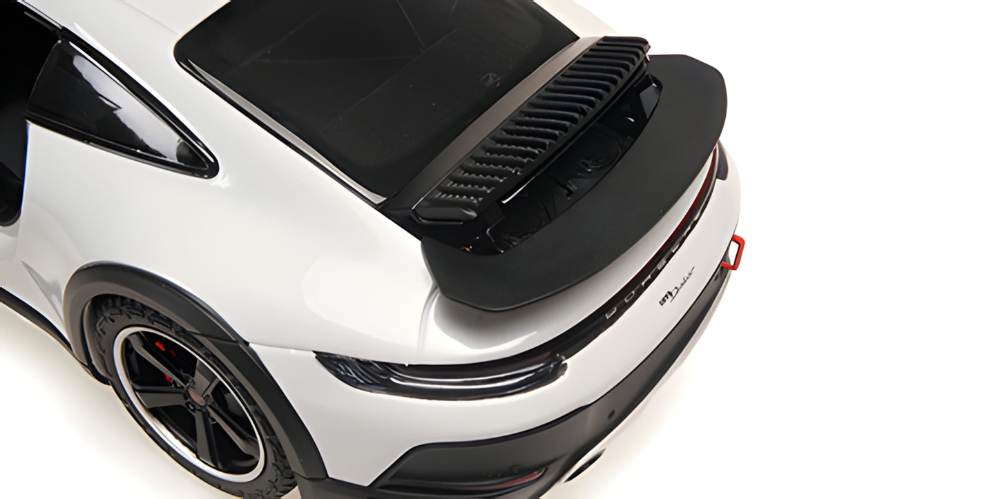 PORSCHE 911 DAKAR GREY METALLIC 2022