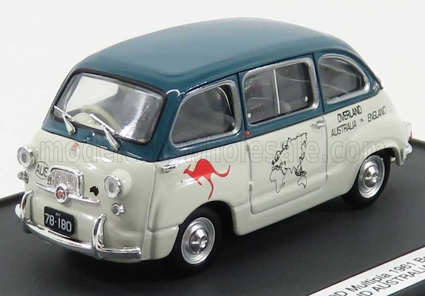 Voiture miniature Fiat 600D Multipla 1961 avec décalcomanies du raid Australie–Angleterre, kangourou et carte du monde — Vroomi.