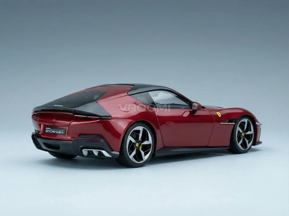 12CILINDRI 2024 - COM VITRINA - NUMERADOS UM A UM - ROSSO IMOLA - VERMELHO Modelo de carro em escala MET na Vroomi