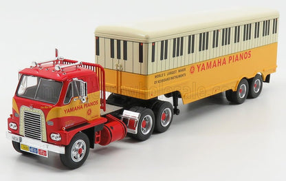 INTERNATIONAL  DCOF-405 CAMIÓN DE 3 EJES CON PIANOS YAMAHA DE 1959 - ROJO, AMARILLO Y BLANCO. Maqueta de coche en Vroomi