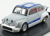 Modellino in scala Fiat Abarth con strisce racing blu, presentato da Vroomi per collezionisti
