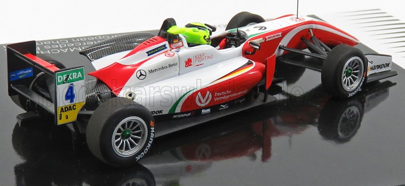 Voiture miniature de course Formule 3 rouge et blanche par Vroomi, avec logos Mercedes-Benz et Hankook