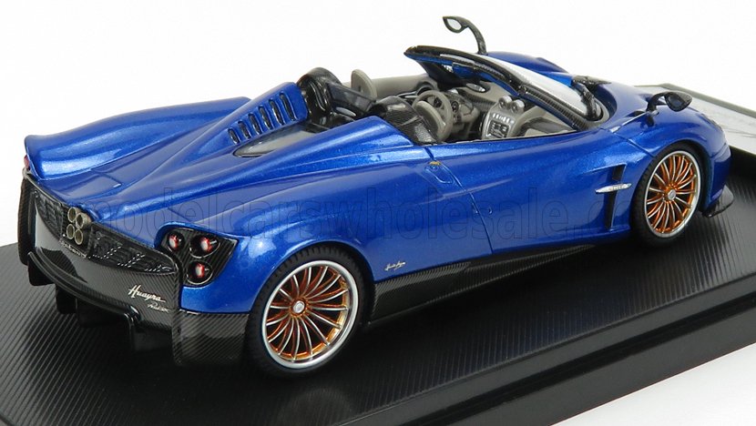 PAGANI | HUAYRA ROADSTER 2018