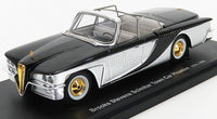 Modellino in scala Brooks Stevens Scimitar Town Car Phaeton su Vroomi, con cerchi dorati e linea bicolore nero-argento.