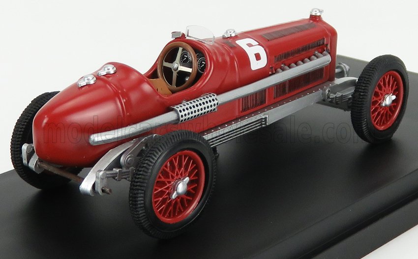 Voiture miniature de course vintage rouge avec le numéro 6, réplique die-cast détaillée chez Vroomi