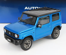 Blaues Suzuki Jimny-Modellauto von Vroomi mit schwarzem Dach und detailgetreuen Rädern