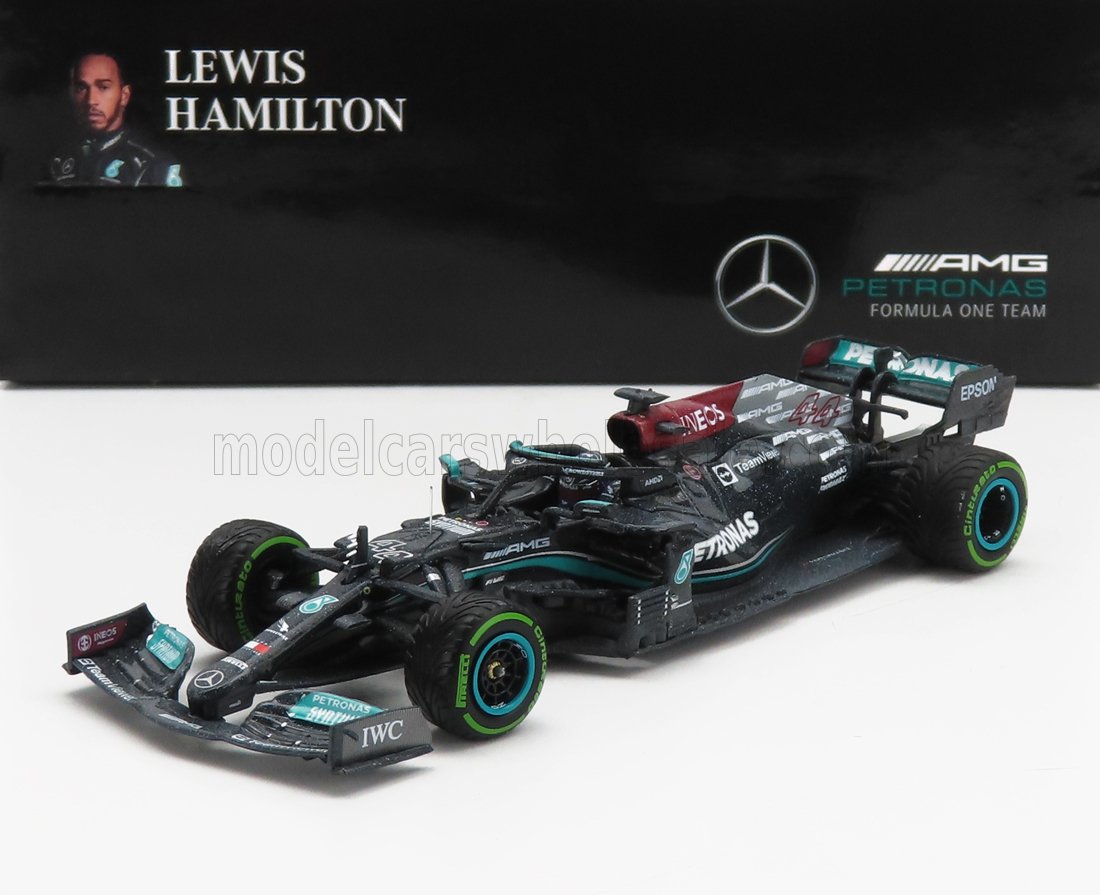 MERCEDES GP | F1 W12 TEAM AMG PETRONAS N 44 - ALLEIN AUF DEM STARTPLATZ - 2. GP VON UNGARN (MIT REGENEFFEKT) 2021 LEWIS HAMILTON