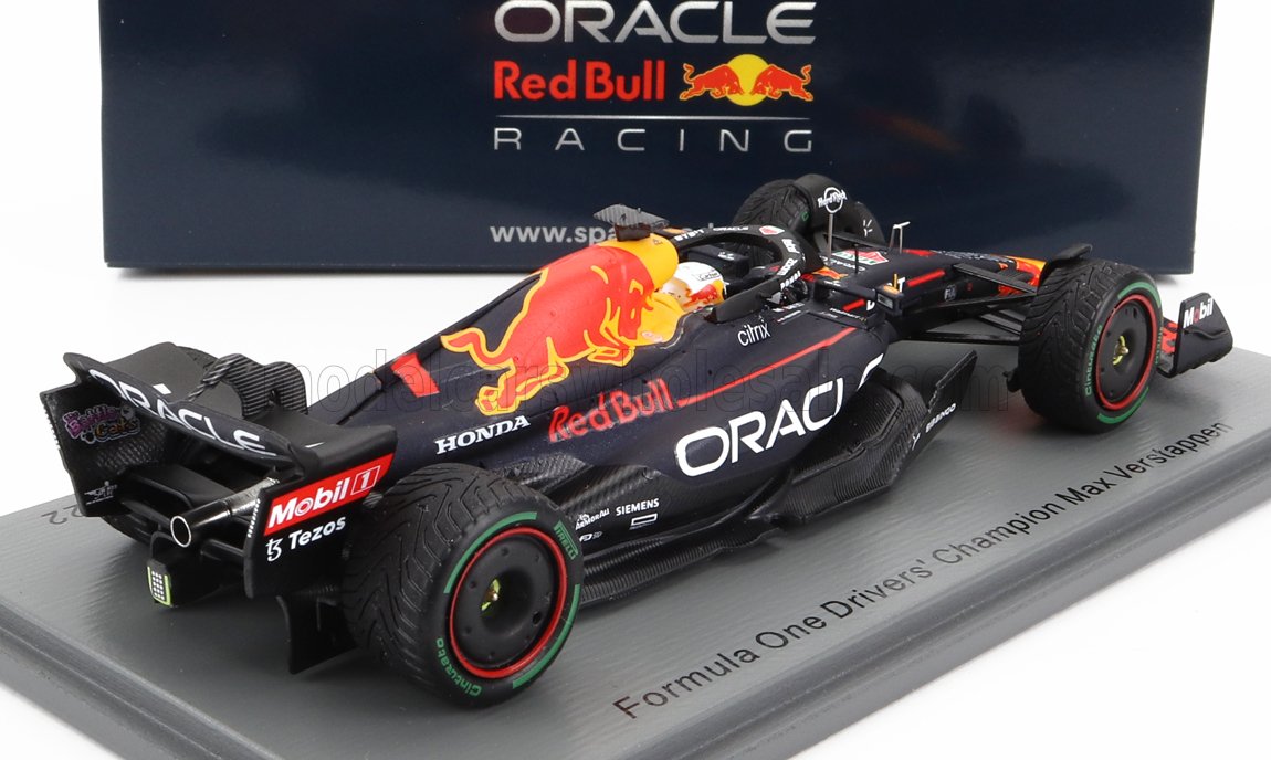 RED BULL | F1  RB18 TEAM ORACLE RED BULL RACING N 1 WINNER JAPAN GP WITH PIT BOARD WORLD CHAMPION 2022 MAX VERSTAPPEN | MATT BLUE YELLOW