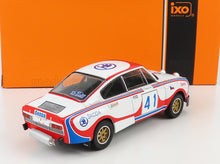 SKODA - 130RS (versión nocturna) N.º 41 RALLY ACROPOLIS 1979 S. KVAIZAR - J. KOTEC - BLANCO, ROJO, AZUL Maqueta de coche en Vroomi