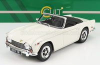 Coche a escala TR6 de 1969 en blanco con interior negro, presentado por Vroomi para coleccionistas
