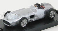 Modellino in scala argento di Vroomi, design da corsa classico con ruote e griglia di grande dettaglio.