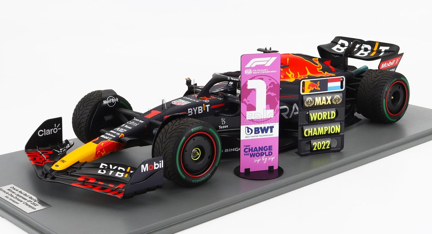 RED BULL | F1  RB18 TEAM ORACLE RED BULL RACING N 1 WORLD CHAMPION WINNER JAPAN GP WITH PIT BOARD 2022 MAX VERSTAPPEN | MATT BLUE YELLOW