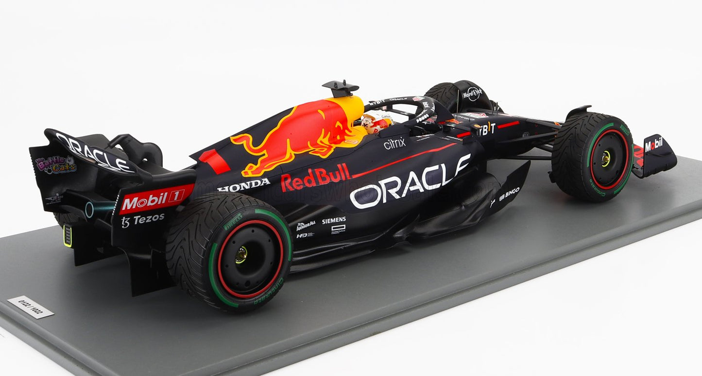 RED BULL | F1  RB18 TEAM ORACLE RED BULL RACING N 1 WORLD CHAMPION WINNER JAPAN GP WITH PIT BOARD 2022 MAX VERSTAPPEN | MATT BLUE YELLOW