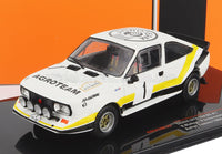 Modellino in scala Skoda 160 RS numero 1 bianca e gialla di Vroomi, con livrea Agroteam e cerchi dorati