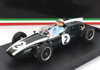 Groen vintage Formule 1-schaalmodel met coureursfiguur, nummer 2, tentoongesteld — Vroomi