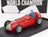 Voiture miniature rouge avec figurine de pilote, présentée sur socle noir — Vroomi