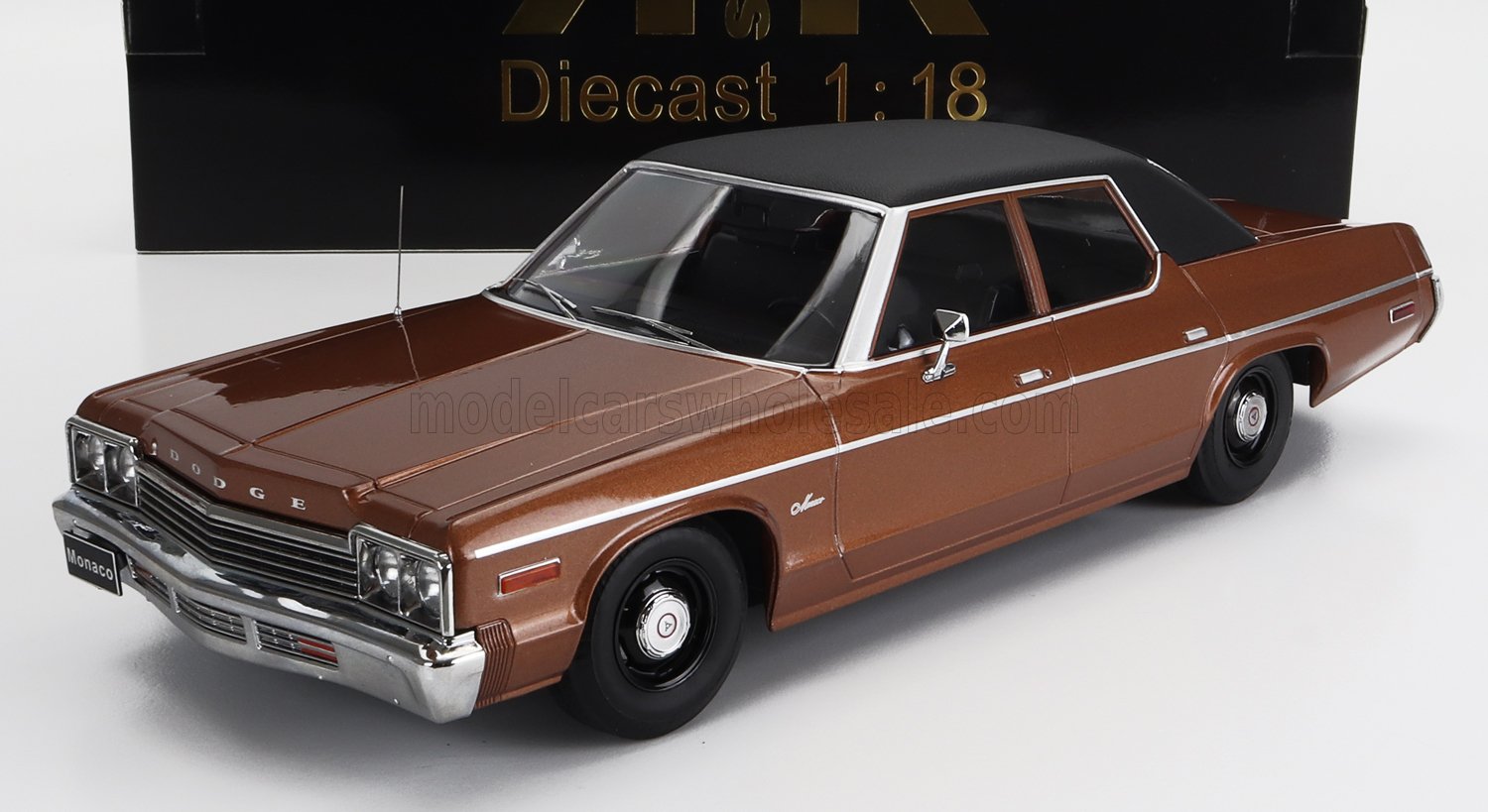 Diecast 1:18 scale brown Dodge Monaco model car with black roof, featured on Vroomi platform