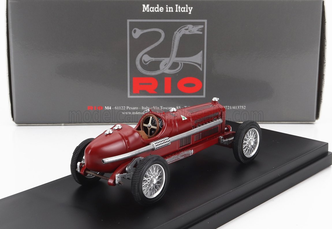 Voiture miniature vintage rouge par RIO, présentée sur socle noir avec boîte « Made in Italy », idéale pour les collectionneurs Vroomi
