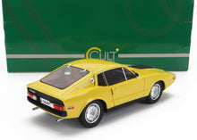 SAAB - SONNET III COUPÉ 1972 - AMARILLO Maqueta de coche en Vroomi