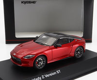 Modellino in scala Nissan Fairlady Z Version ST rosso di Kyosho, esposto su base nera — Vroomi