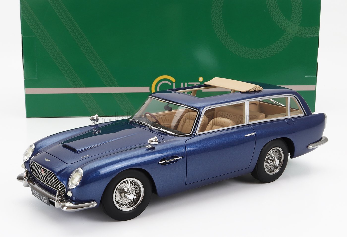 ASTON MARTIN - DB5 SHOOTING BRAKE DE HAROLD RADFORD, 1964 - DB5 SHOOTING BRAKE AZUL METALIZADO. Maqueta de coche en Vroomi
