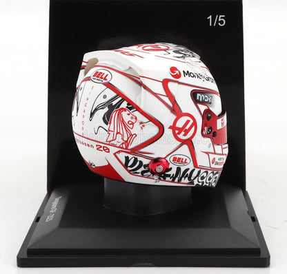 BELL - F1  CASQUE CASCO HAAS VF-23 TEAM MONEYGRAM HAAS N° 20 GP DE SINGAPOUR 2023 KEVIN MAGNUSSEN - BLANC ET ROUGE