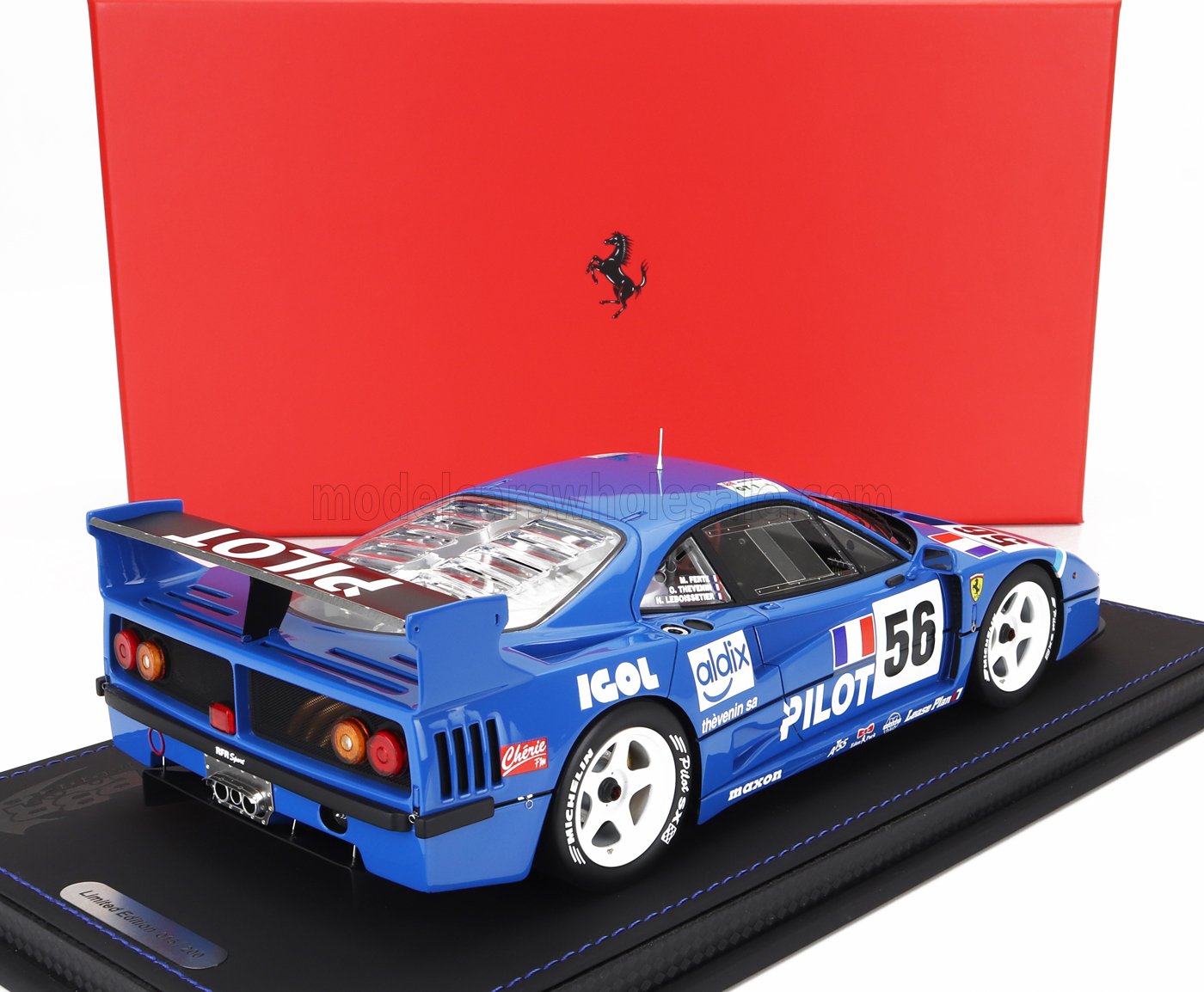 FERRARI | F40 LM 3.5L TURBO V8 TEAM PILOT PEN RACING N 56 24h LE MANS 1996 MICHEL FERTE - OLIVIER THEVENIN - NICOLAS LEBOISSETIER - CON VETRINA - WITH SHOWCASE
