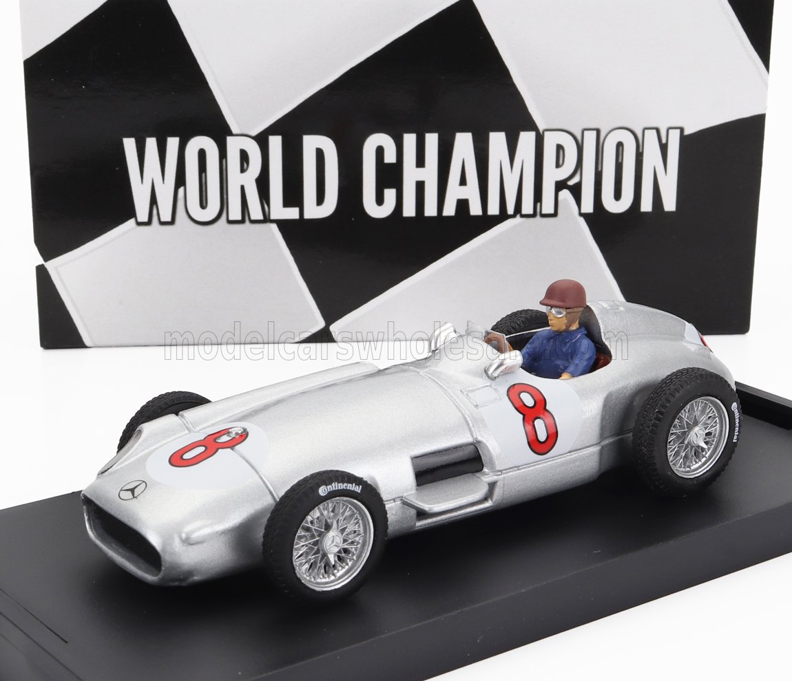 MERCEDES BENZ - F1 W196 N 8 WORLD CHAMPION WINNER DUTCH GP 1955 JUAN MANUEL FANGIO - WITH DRIVER FIGURE - SILVER Scale model car on Vroomi