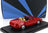 Voiture miniature Porsche rouge avec intérieur havane, exposée sur socle noir chez Vroomi.