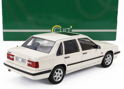 Witte Volvo 850 sedan, verzamelmodel op schaal 1:18, met groene doos, nu online verkrijgbaar