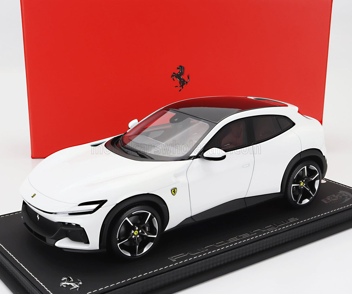 FERRARI | PUROSANGUE SUV 2022 - CON VETRINA - WITH SHOWCASE
