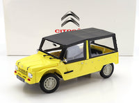 Gelbes Citroën Méhari-Modellauto mit schwarzem Verdeck, ausgestellt bei Vroomi
