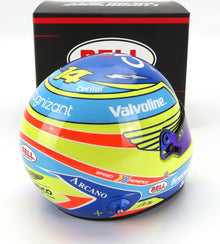 Fernando Alonso 2023 helmet Replik, leuchtend blau-gelbes Design mit Bell von Valvoline, Cognizant und Bell , wird in der Originalverpackung präsentiert