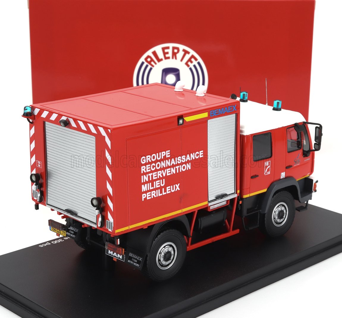 MAN LE 14.220 Trucks Double Cab Bemaex GRIMP SDIS 77 Sapeurs Pompiers Groupe Reconnaissance Intervention Milieu Perilleux 2004 Alerte 1:43 scale model - image 2